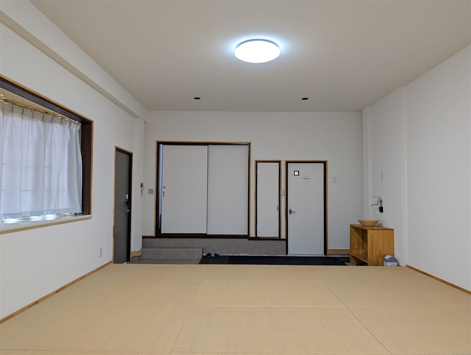 畳13畳の和室スタジオの内観